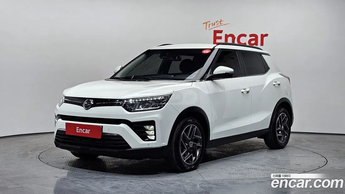 Ssangyong Tivoli - фото 1