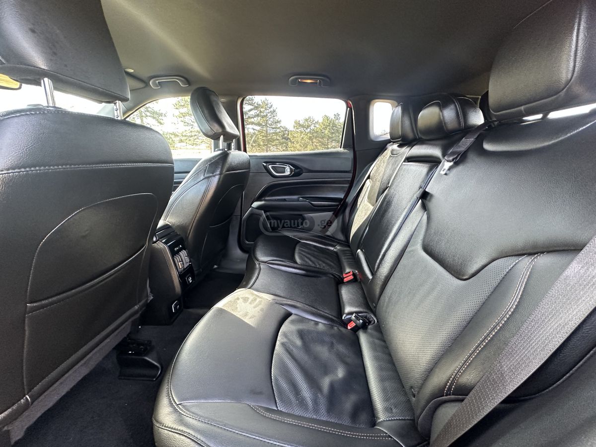Jeep Compass - фото 14