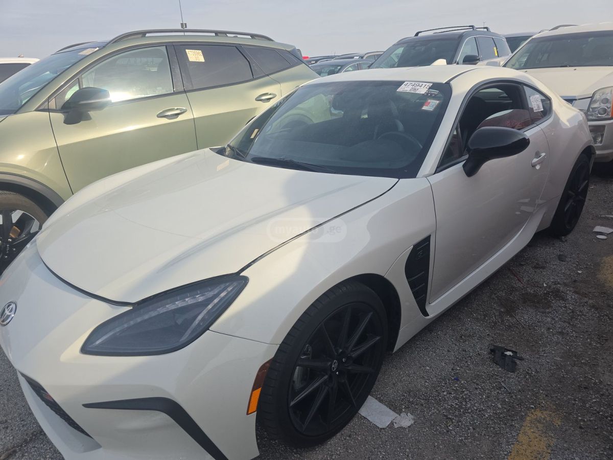 Toyota GR 86 Premium 2dr Coupe Automatic 2023 — миниатюра 1