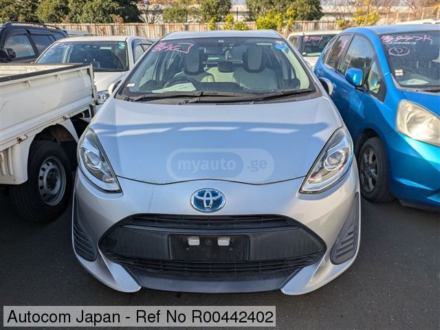 Toyota Aqua - фото 1