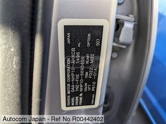 Toyota Aqua - фото 10