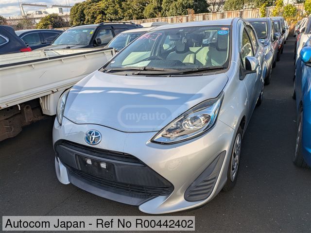 Toyota Aqua - фото 3