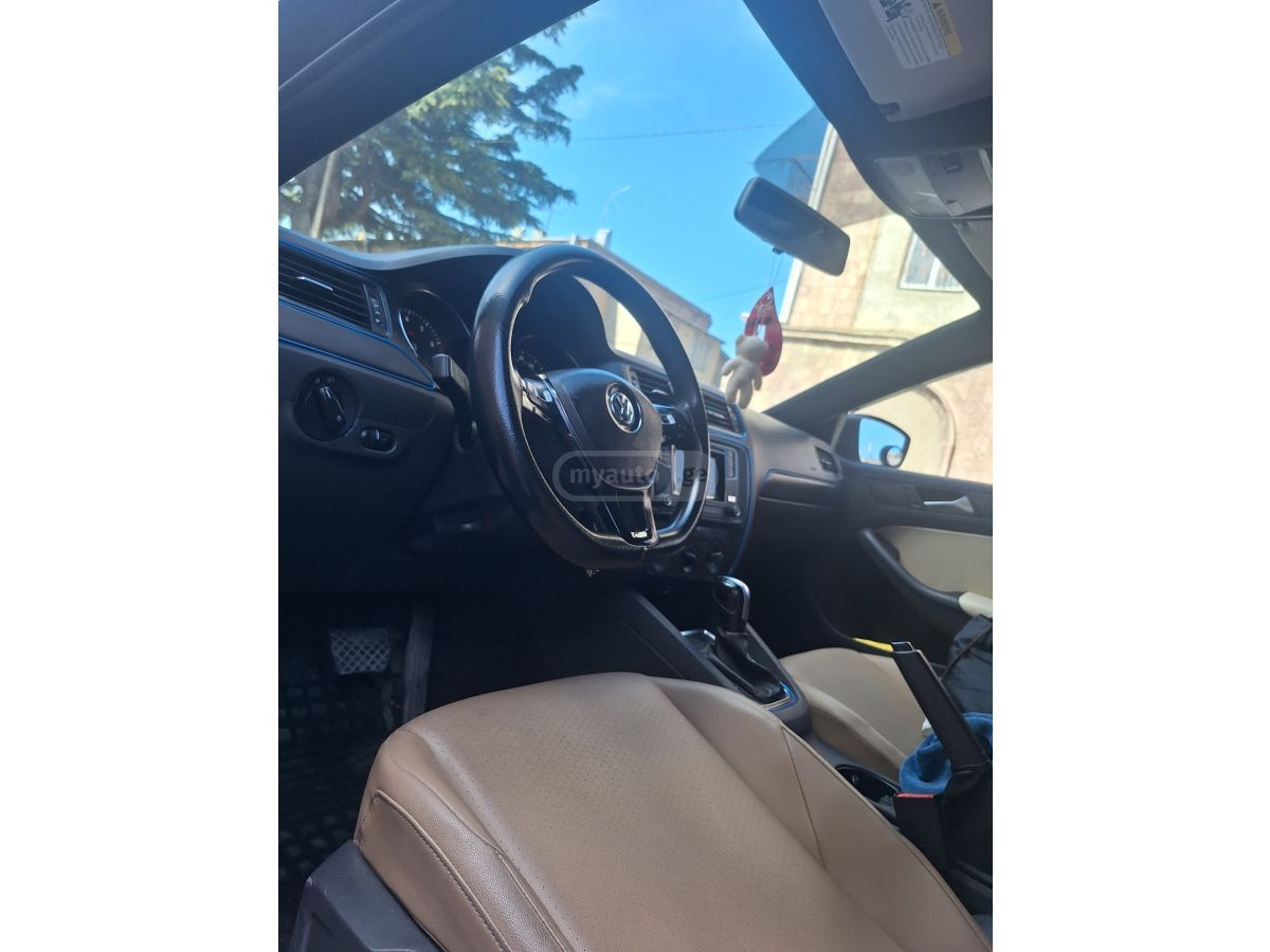 Volkswagen Jetta - фото 8