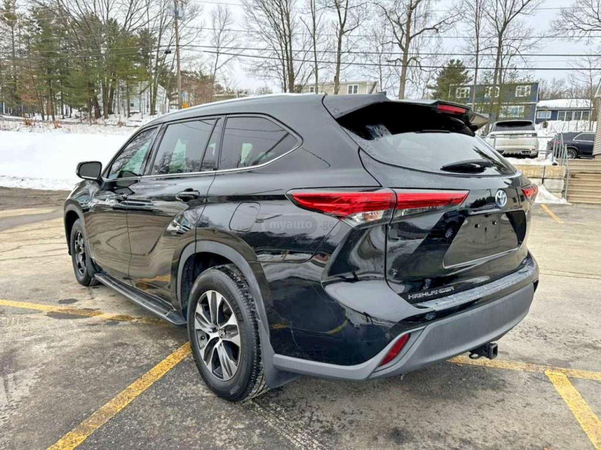 Toyota Highlander - фото 2