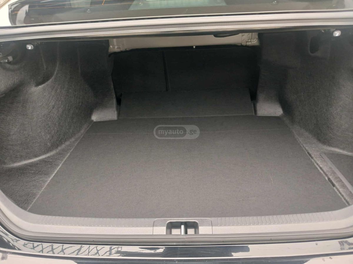 Toyota SE — миниатюра 12