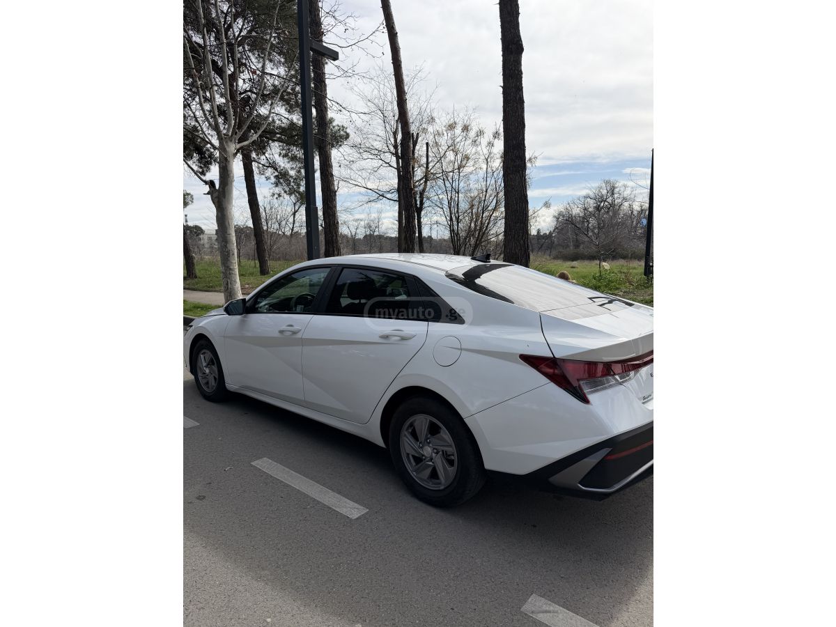 Hyundai Elantra - фото 6