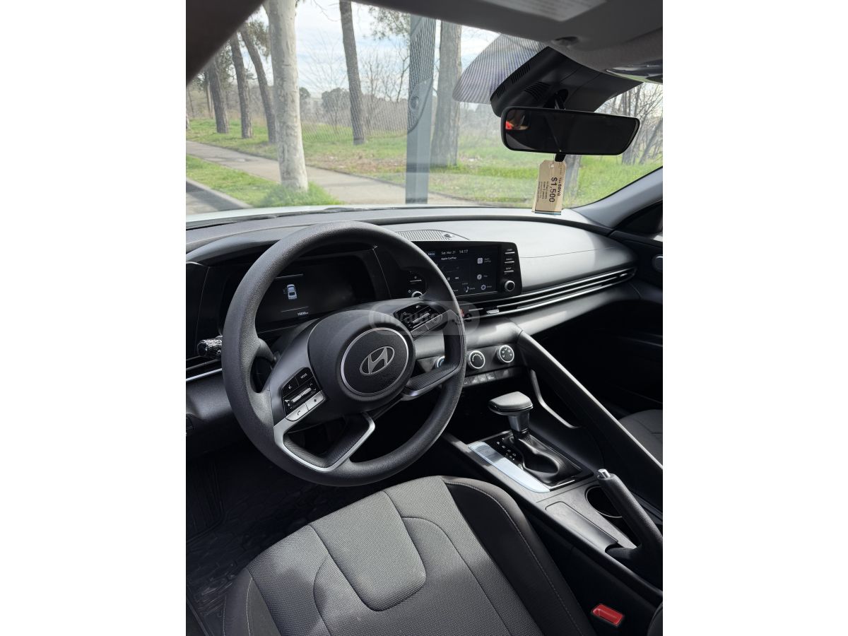 Hyundai Elantra - фото 8