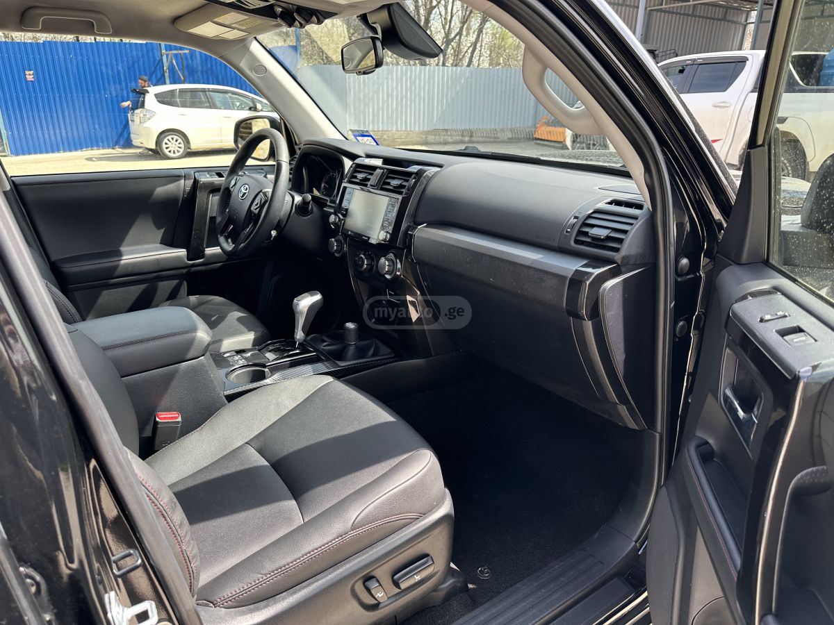 Toyota 4 Runner - фото 10