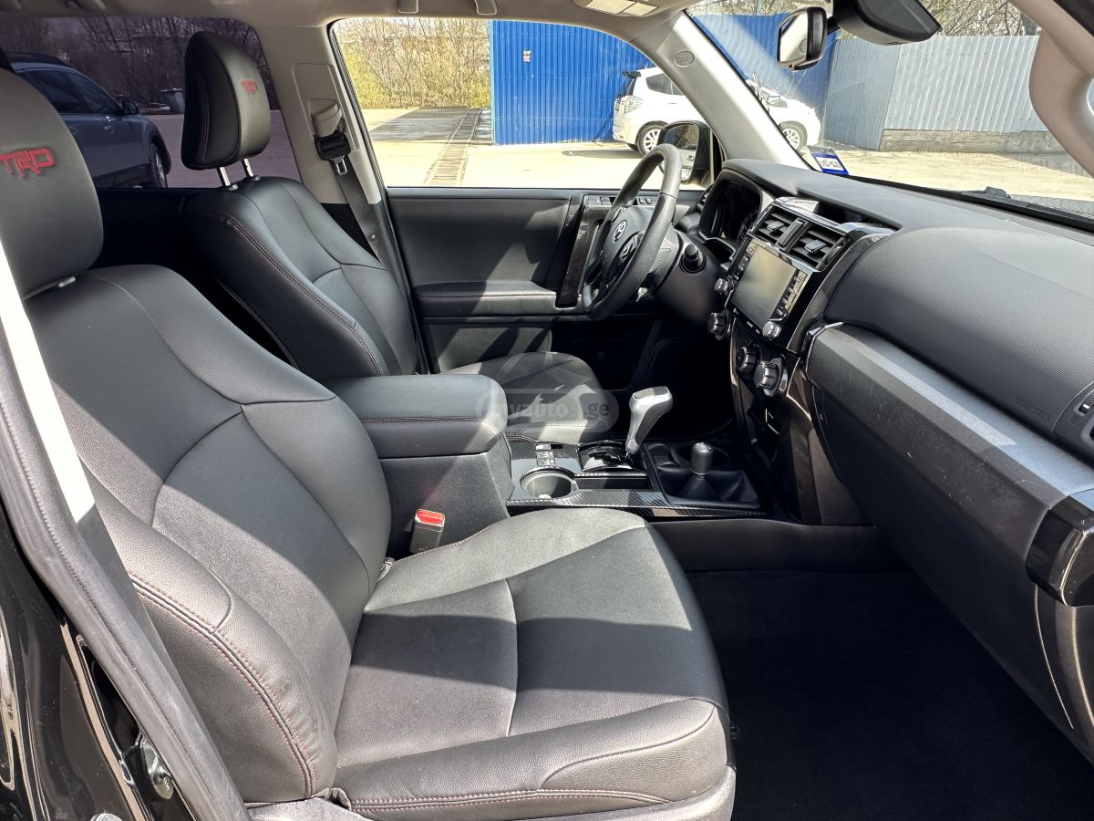 Toyota 4 Runner - фото 11
