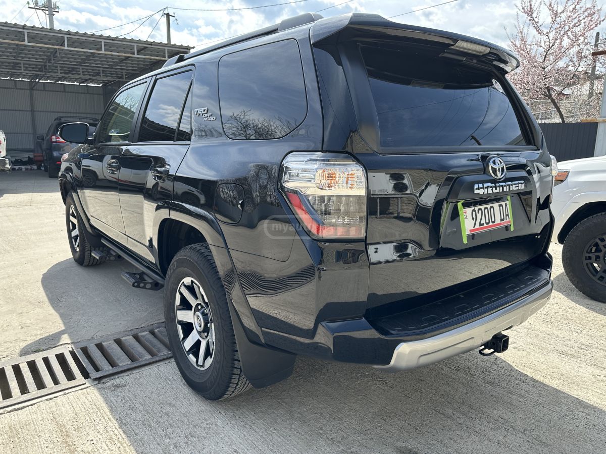 Toyota 4 Runner - фото 5