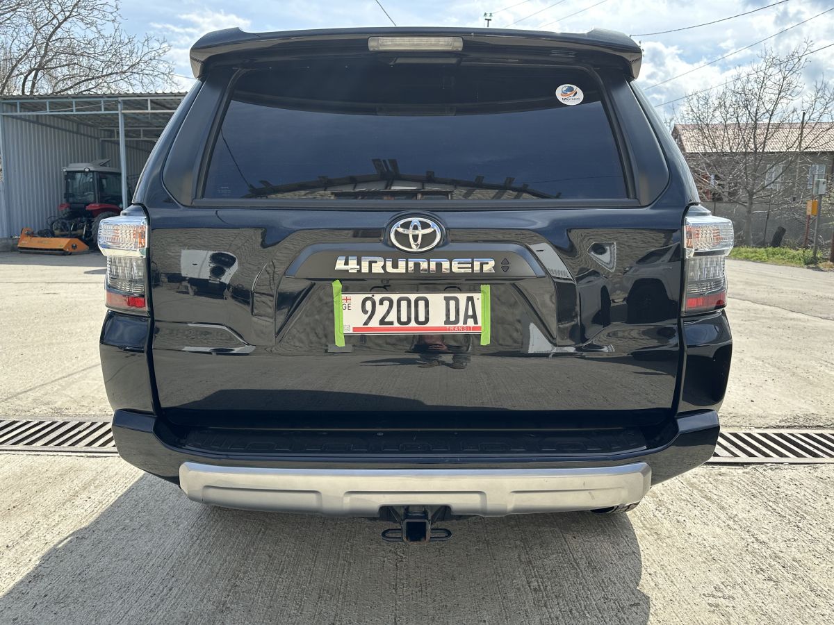 Toyota 4 Runner - фото 6