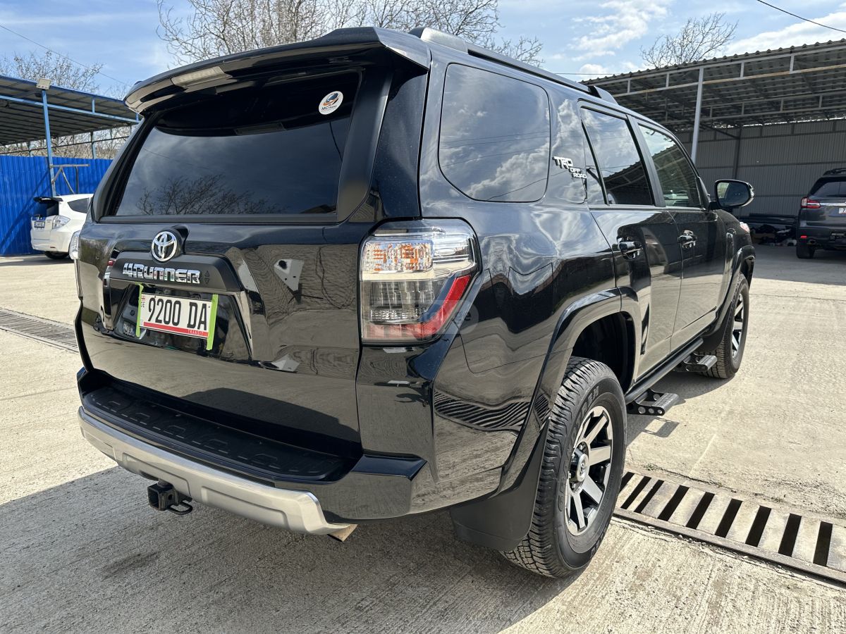 Toyota 4 Runner - фото 7