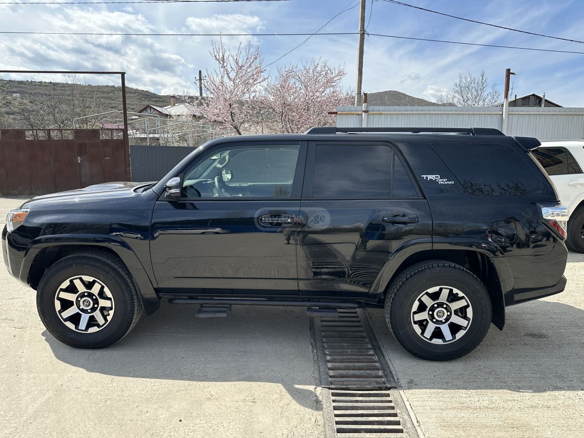 Toyota 4 Runner - фото 8