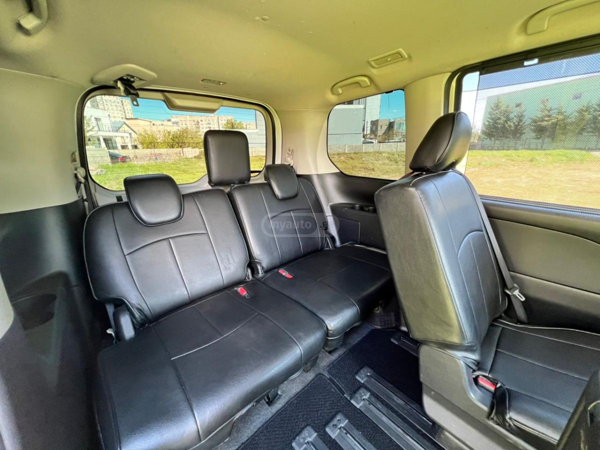 Nissan Serena - фото 10