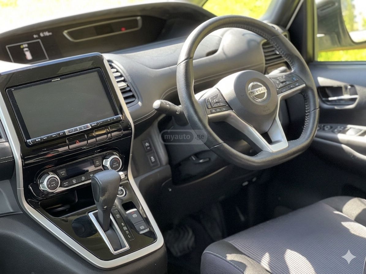 Nissan Serena - фото 11