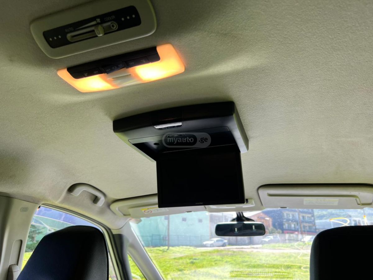 Nissan Serena - фото 15