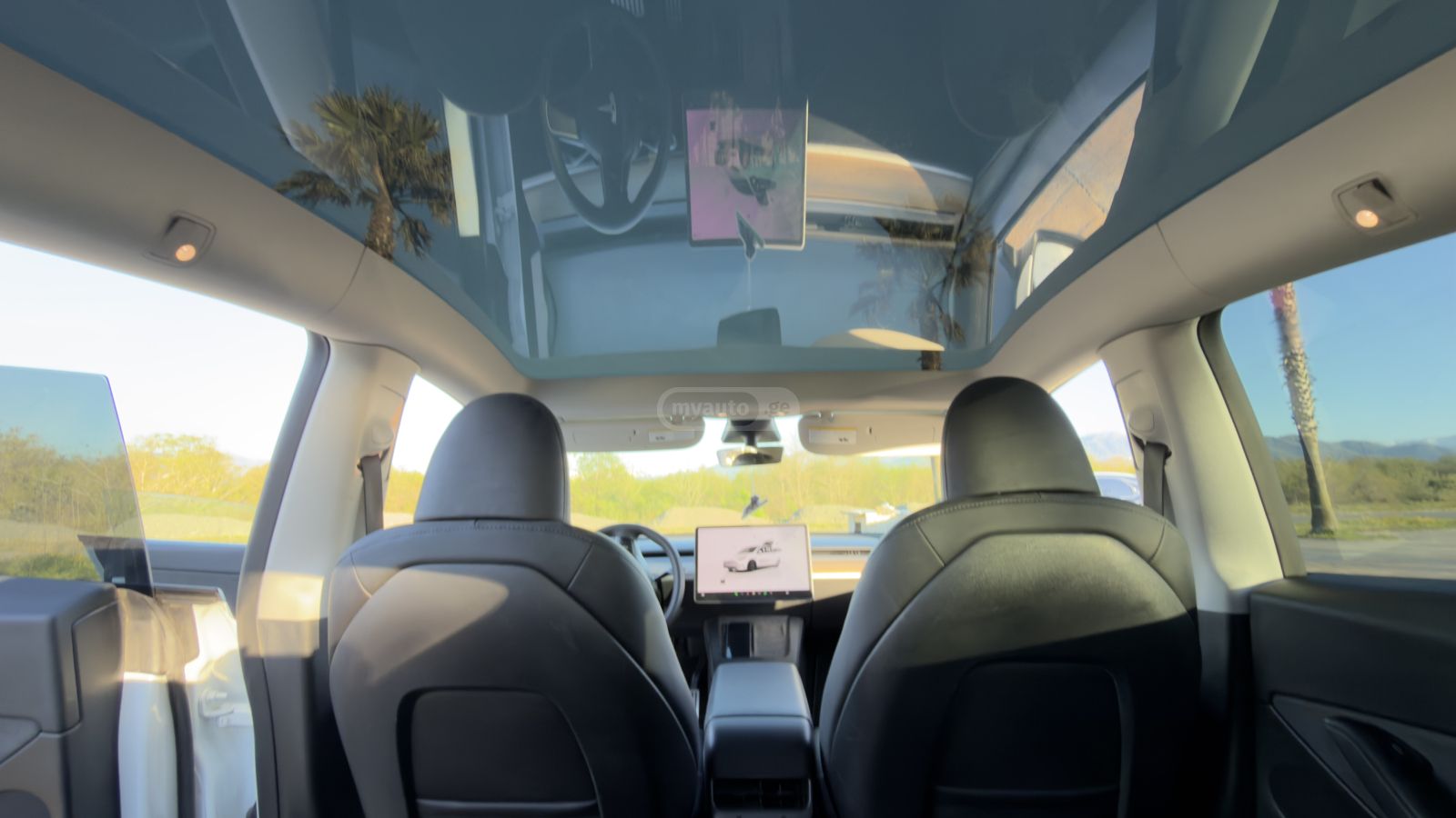 Tesla Model Y - фото 8
