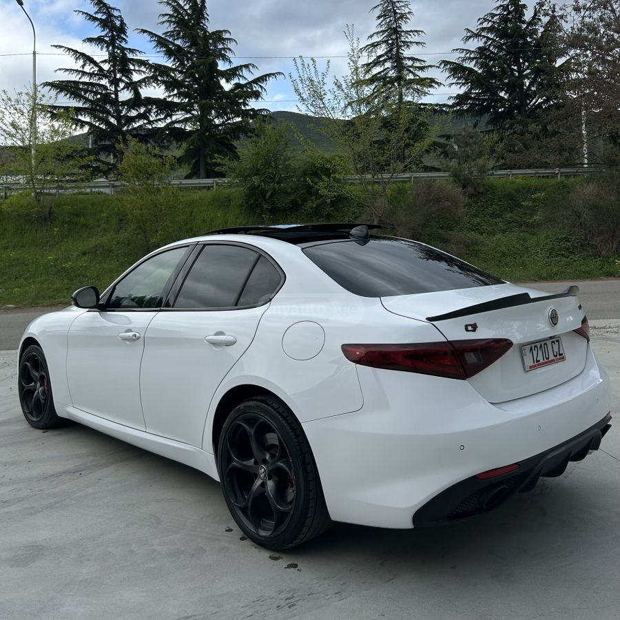 Alfa Romeo Giulia - фото 3