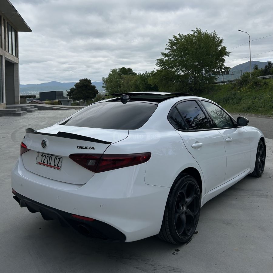 Alfa Romeo Giulia - фото 4