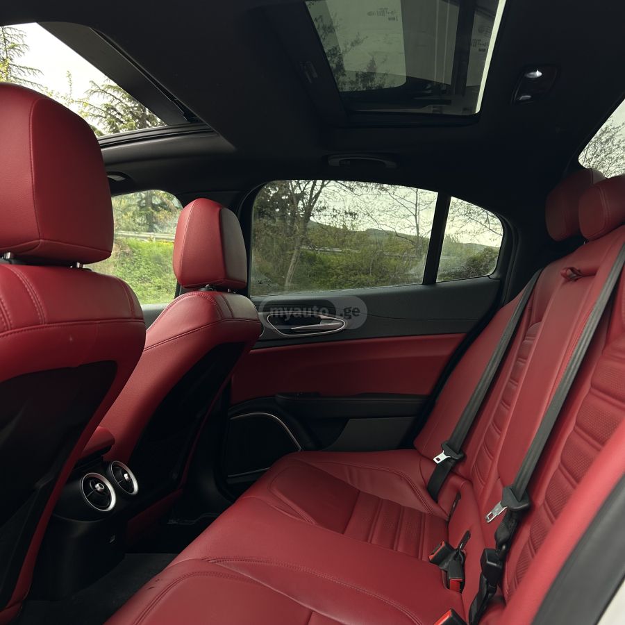 Alfa Romeo Giulia - фото 5