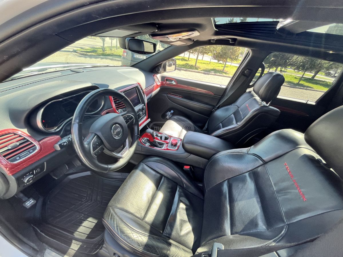 Jeep Grand Cherokee - фото 12