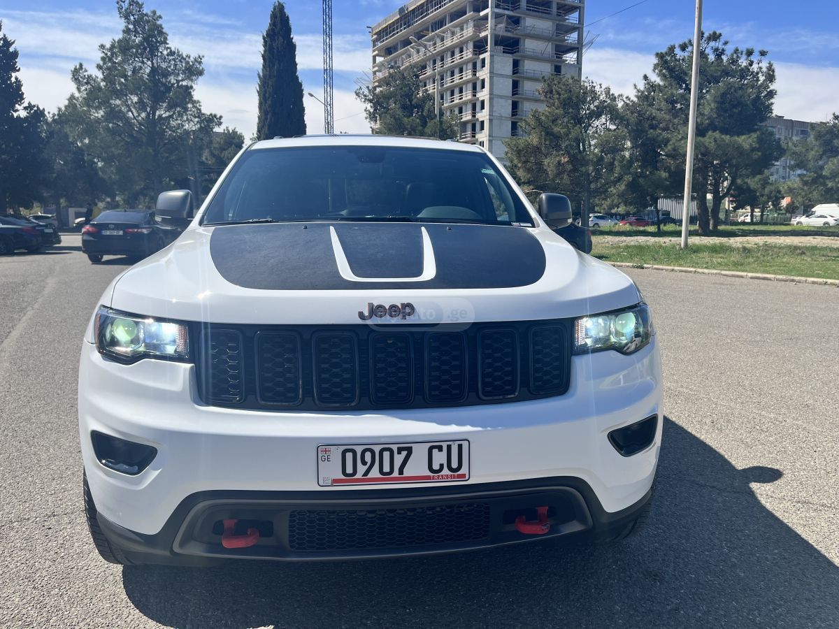 Jeep Grand Cherokee - фото 2