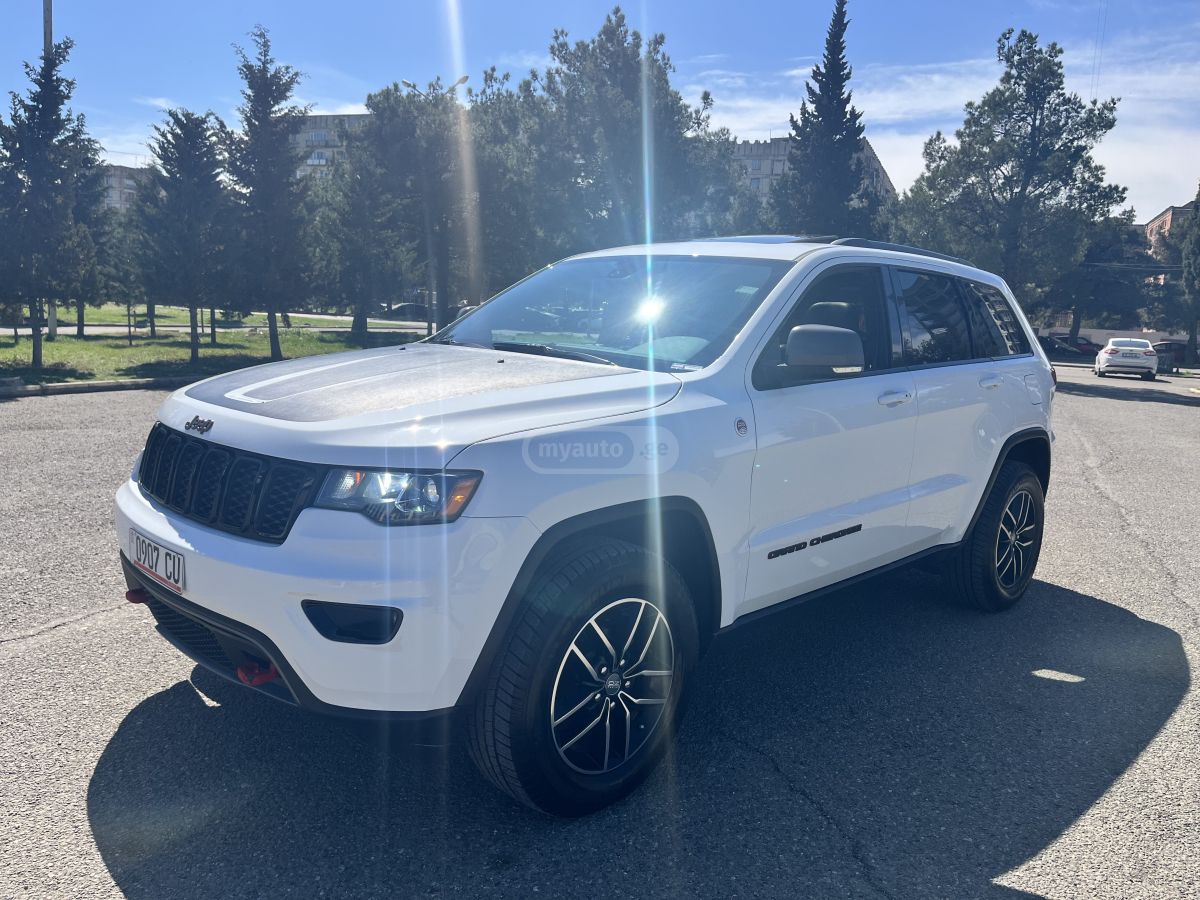 Jeep Grand Cherokee - фото 3