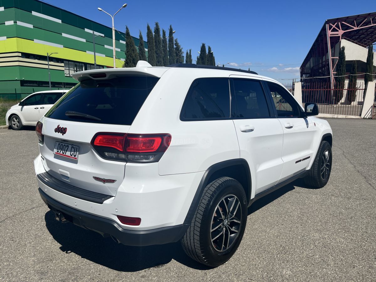 Jeep Grand Cherokee - фото 5