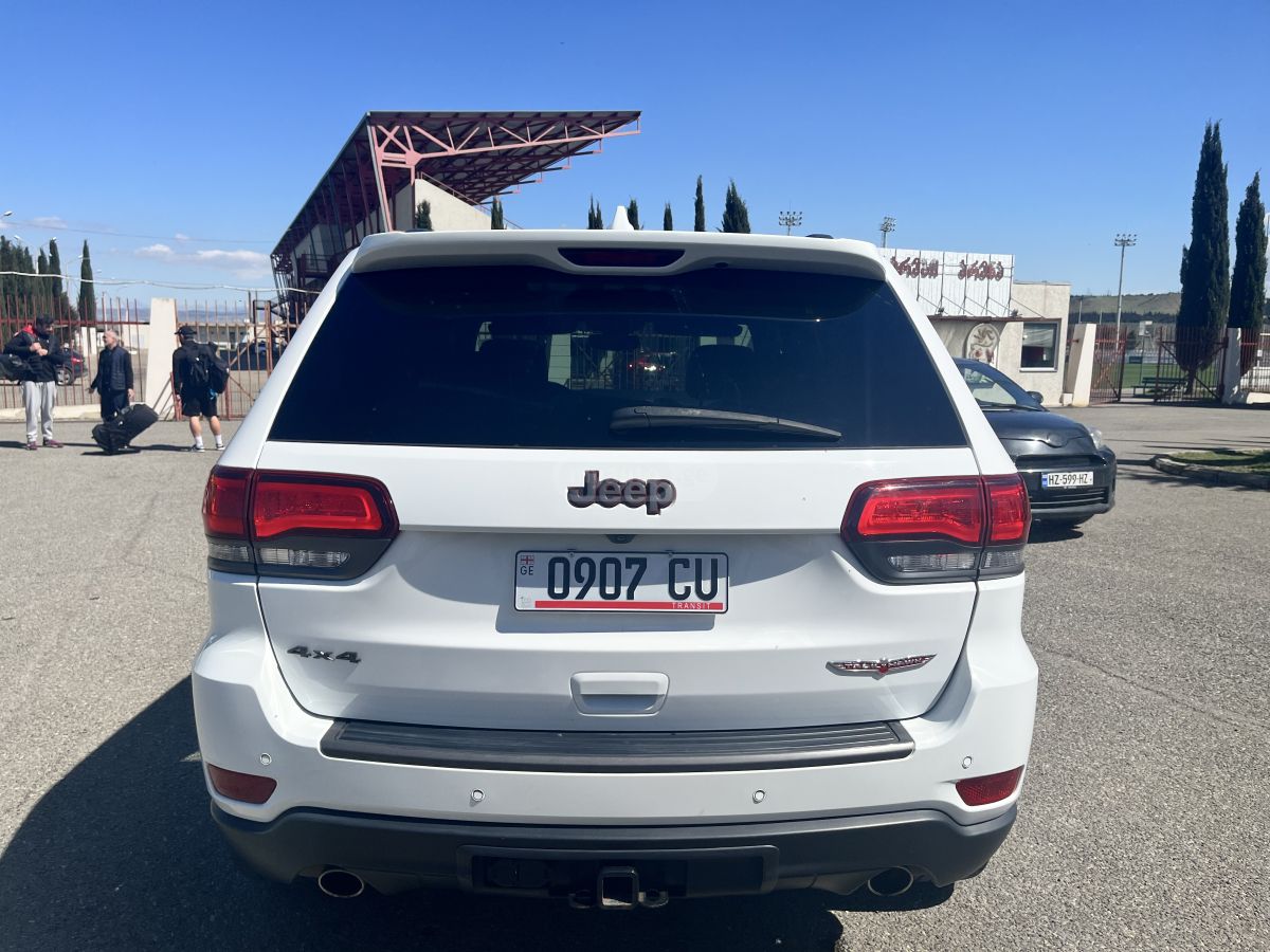 Jeep Grand Cherokee - фото 7