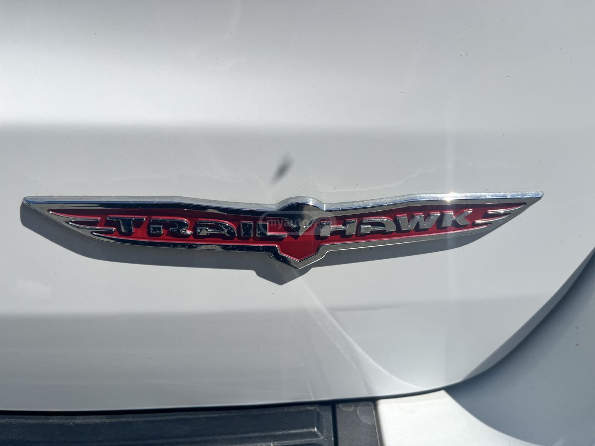 Jeep Grand Cherokee - фото 8