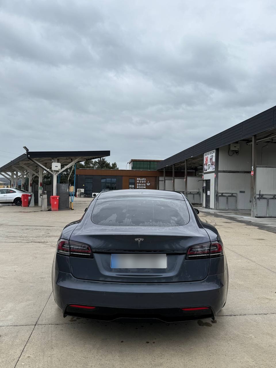 Tesla Model S - фото 4