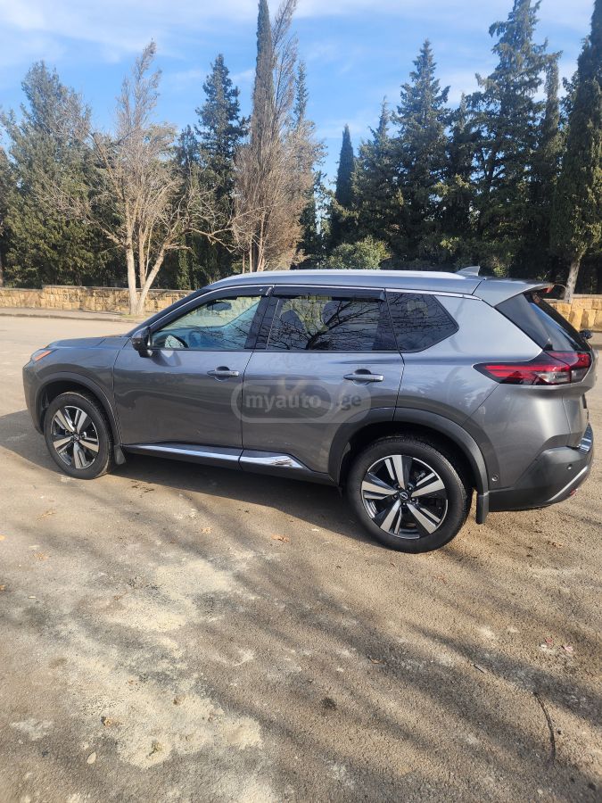 Nissan SL 4dr All-Wheel Drive CVT