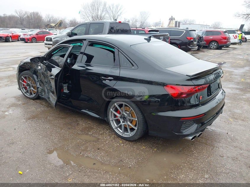 Audi S3 - фото 3