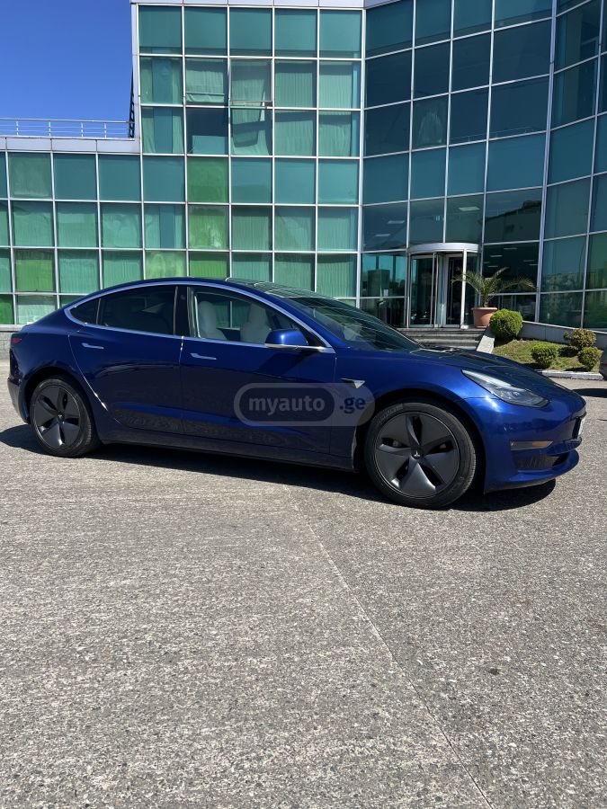 Tesla Model 3 - фото 4