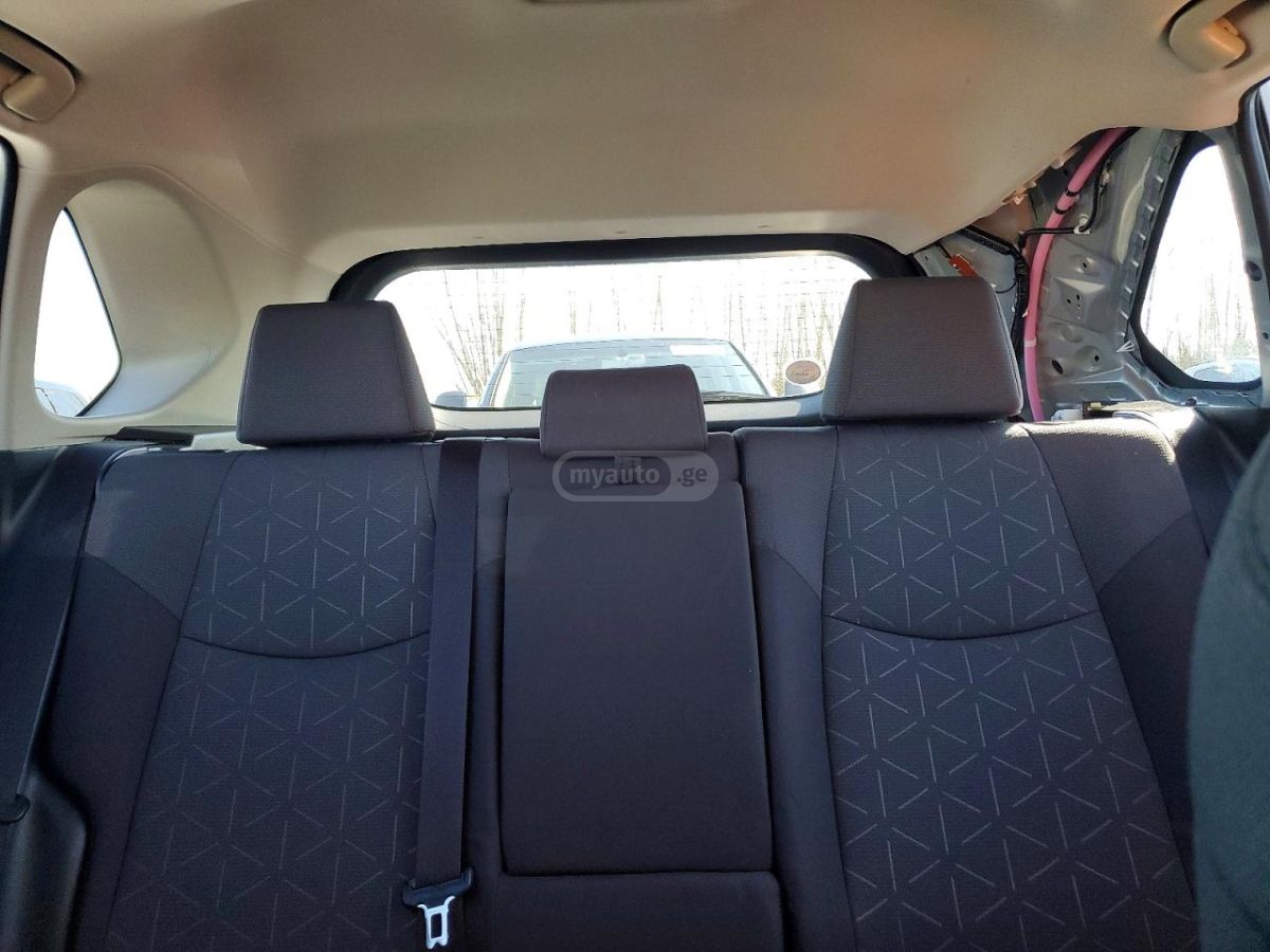 Toyota RAV 4 - фото 10