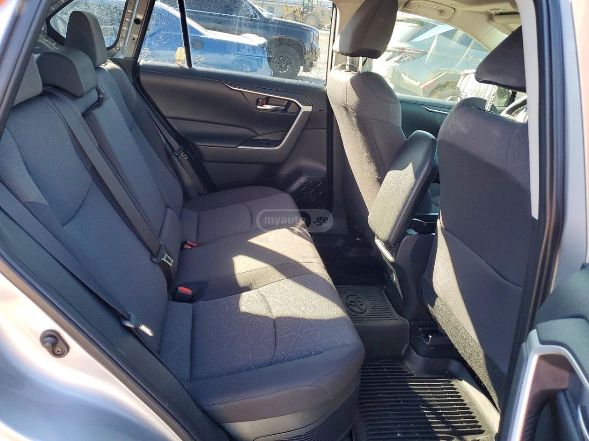 Toyota RAV 4 - фото 11