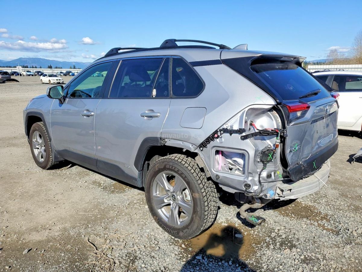 Toyota RAV 4 - фото 2