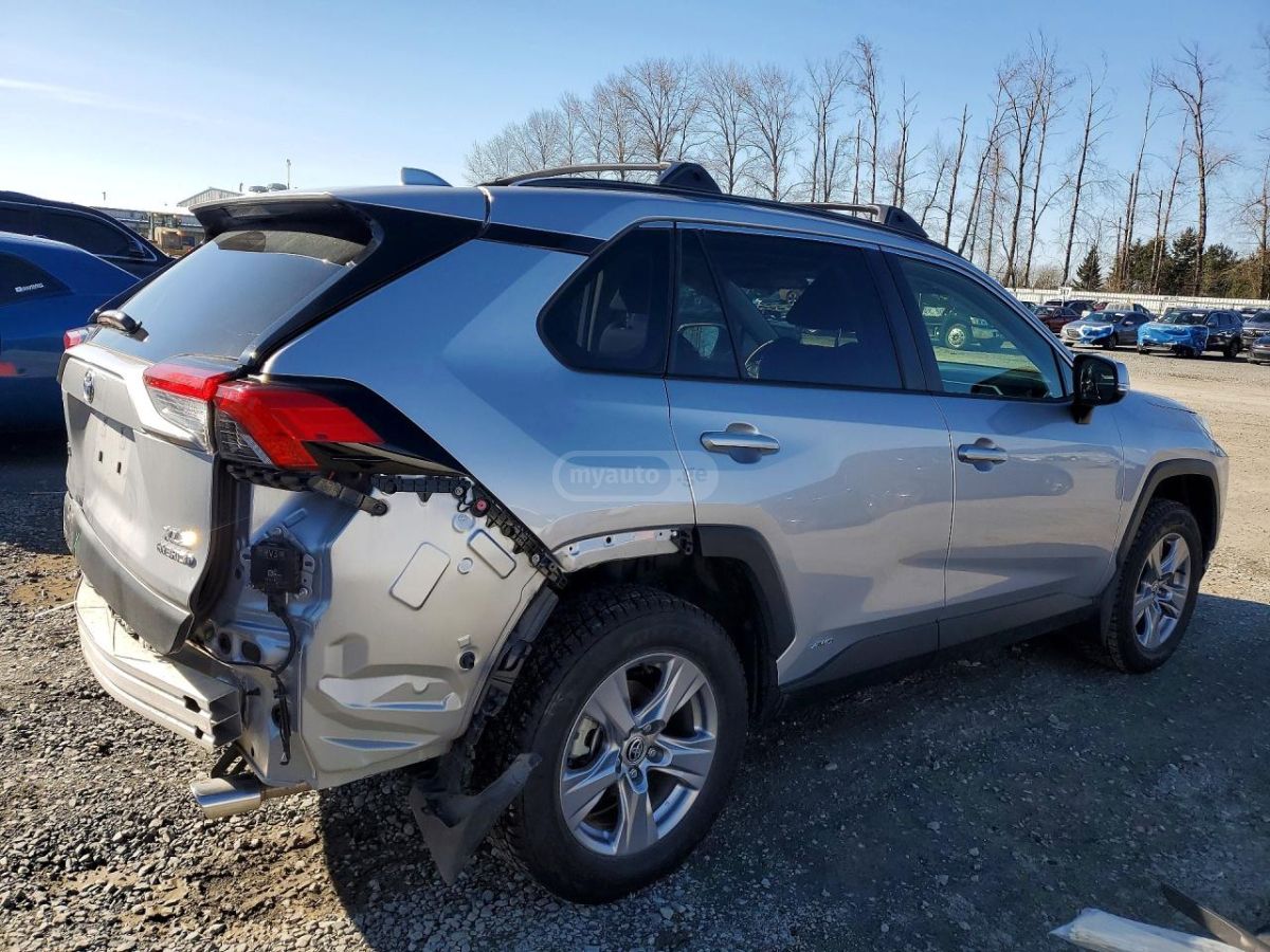 Toyota RAV 4 - фото 3