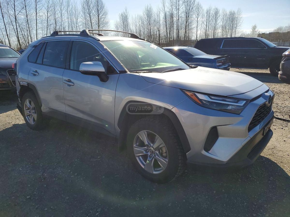 Toyota RAV 4 - фото 4