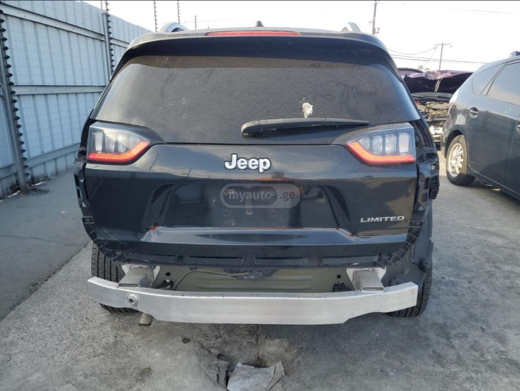 Jeep Cherokee - фото 3