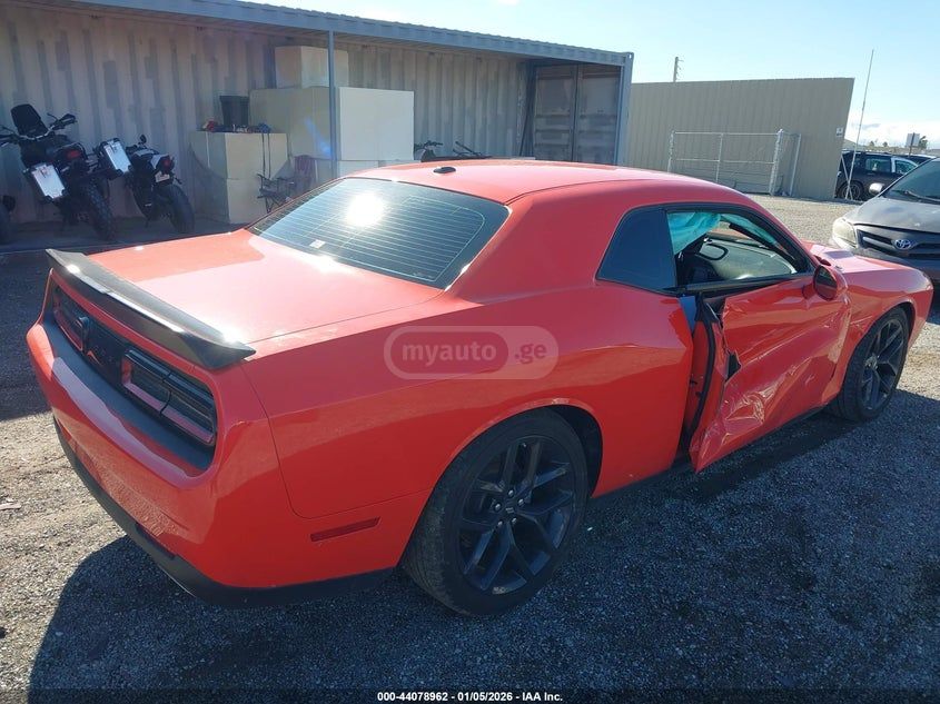 Dodge Challenger - фото 4