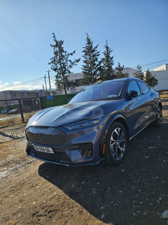 Ford Premium 4dr All-Wheel Drive Au — миниатюра 1