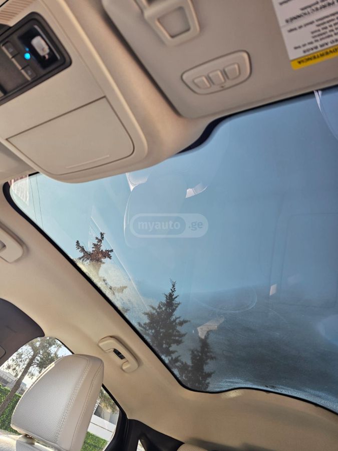 Ford Premium 4dr All-Wheel Drive Au — миниатюра 7