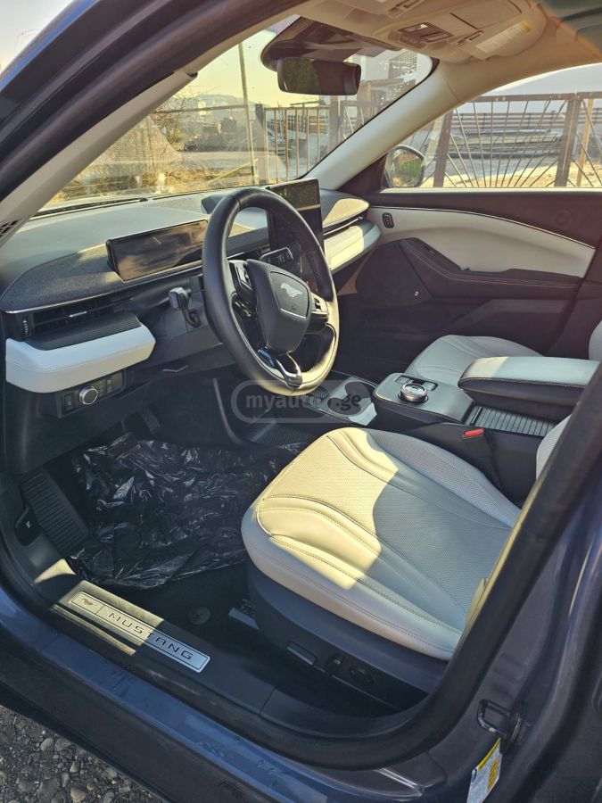 Ford Premium 4dr All-Wheel Drive Au — миниатюра 8