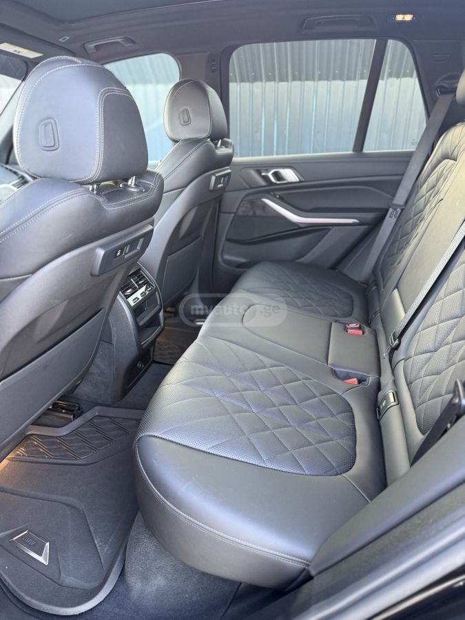 BMW sDrive40i 4dr 4x2 Sports Activ — миниатюра 10