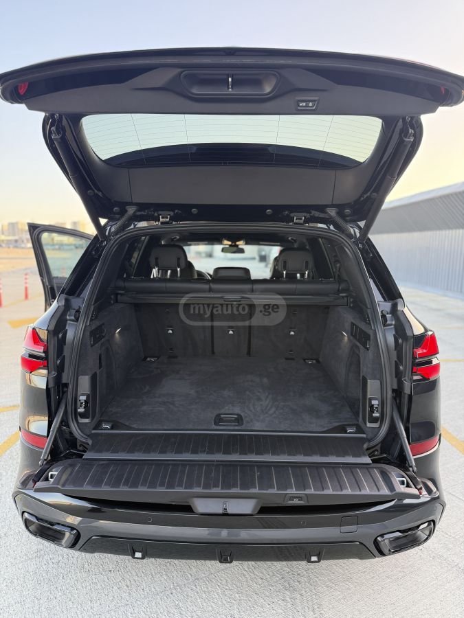 BMW sDrive40i 4dr 4x2 Sports Activ — миниатюра 11