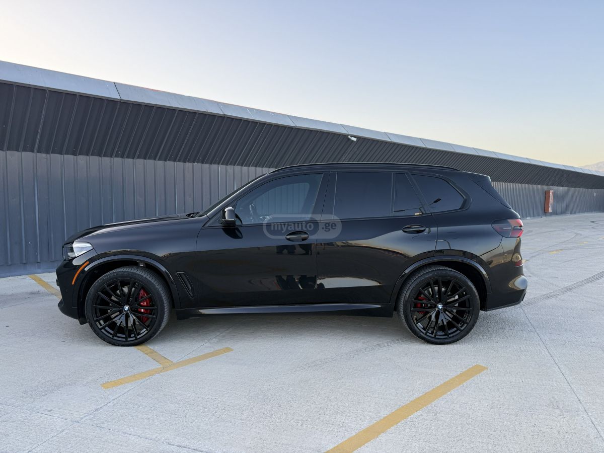 BMW sDrive40i 4dr 4x2 Sports Activ — миниатюра 8