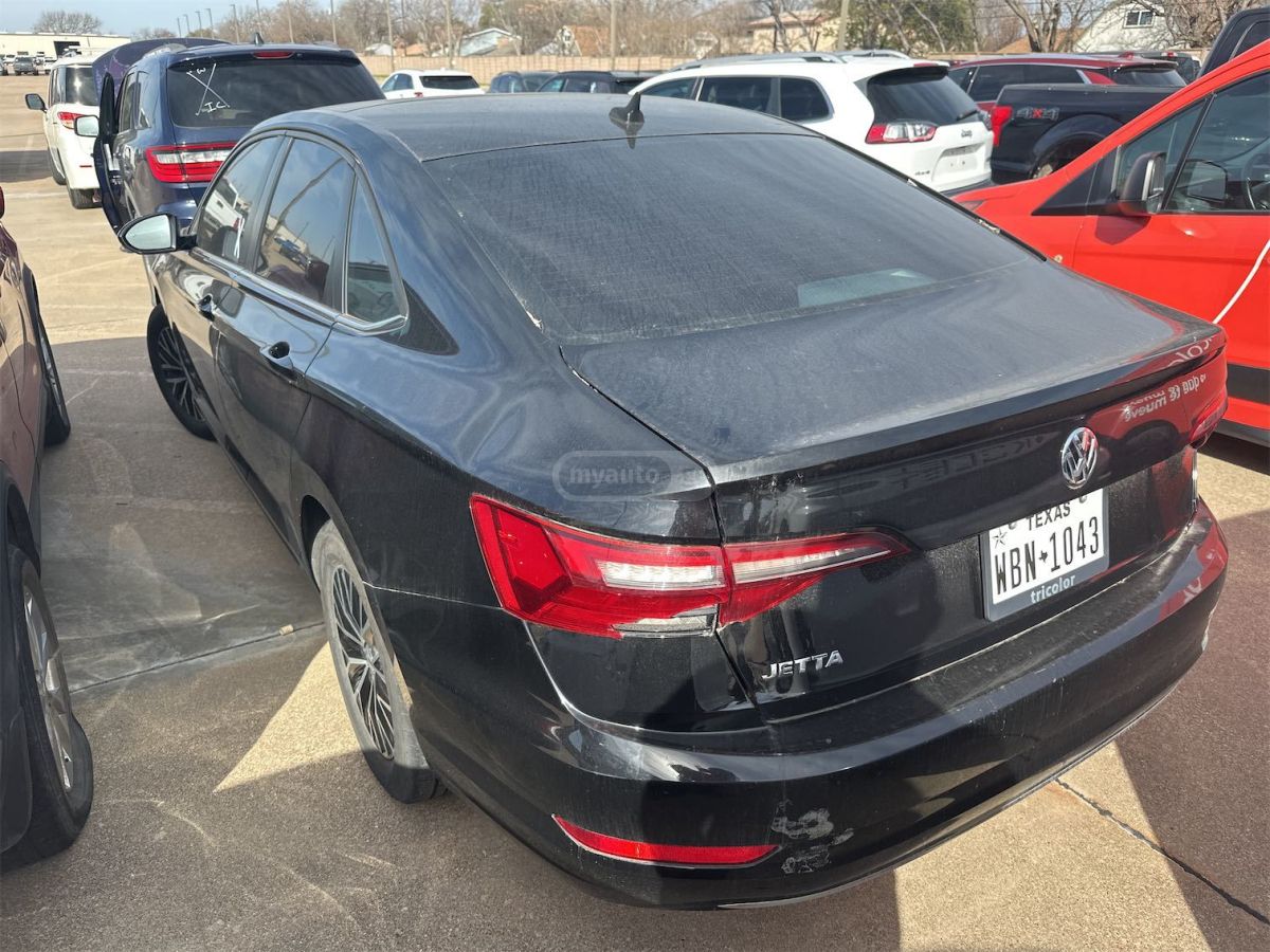 Volkswagen Jetta - фото 3