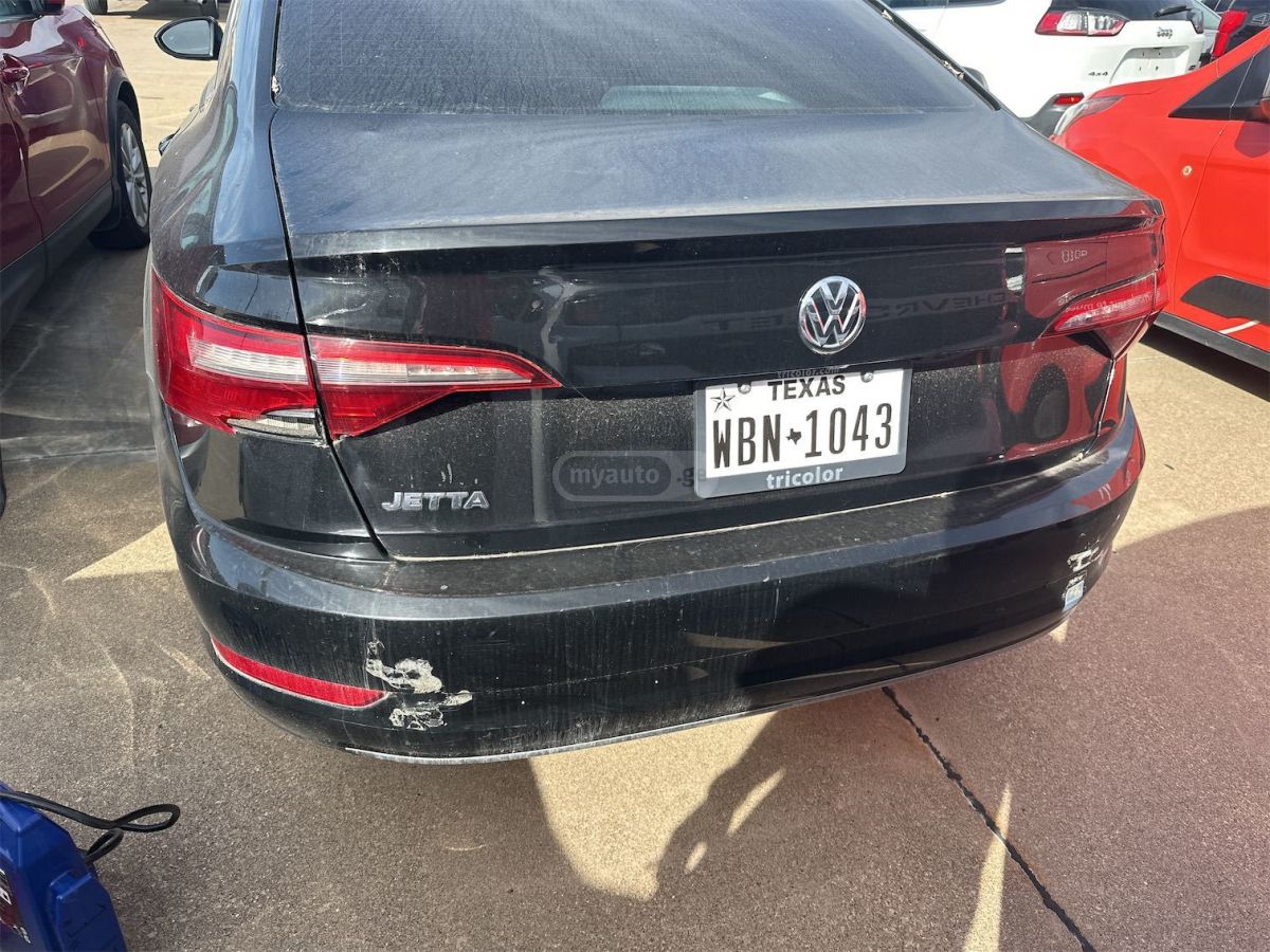 Volkswagen Jetta - фото 4