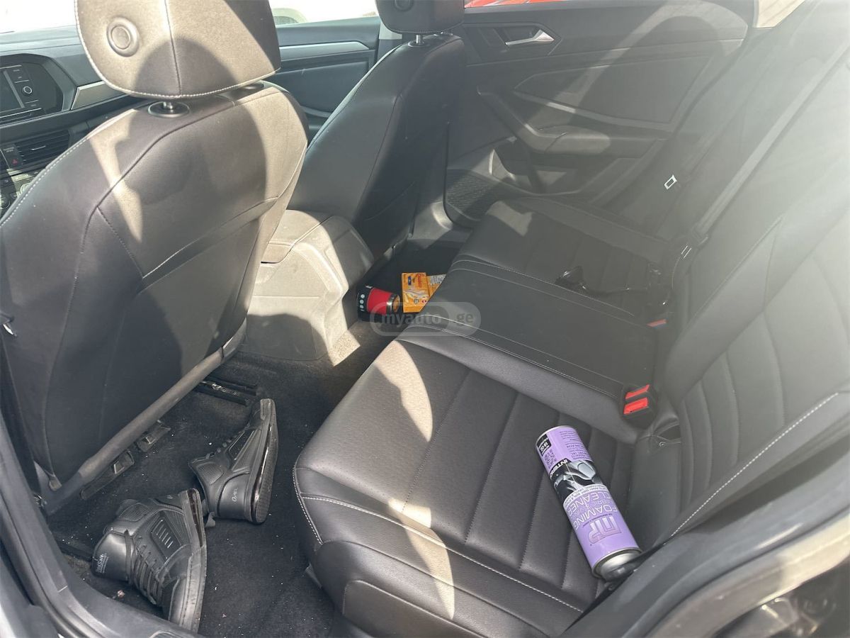 Volkswagen Jetta - фото 7